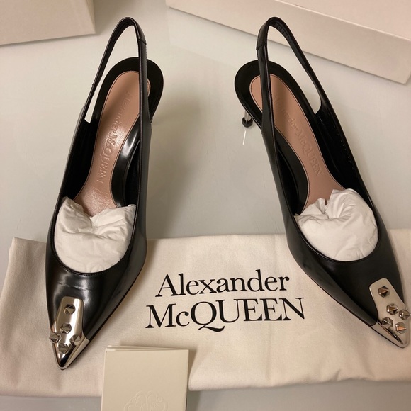 Alexander McQueen Studded Toe Pumps - Picture 11 of 12